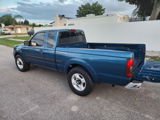 2002-nissan-frontier-big-1